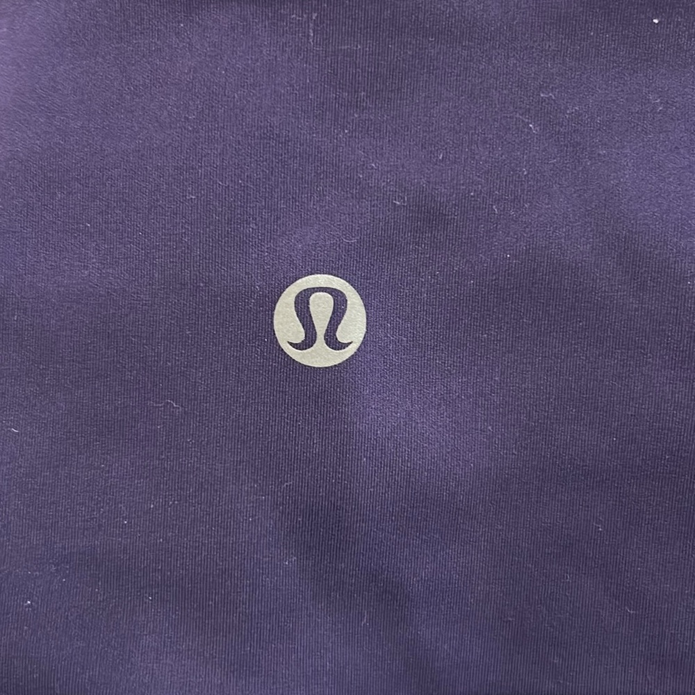 Lululemon In Movement Everlux Leggings xs small Size 4 EUC - Picture 3 of 3